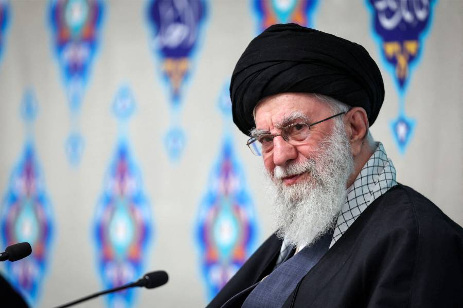Ali Jameneí fallece en bombardeo; gobierno iraní anuncia luto nacional
