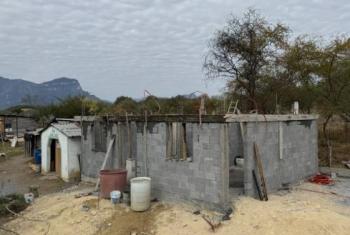Vecinos de Montemorelos levantan casa para adulto mayor tras incendio