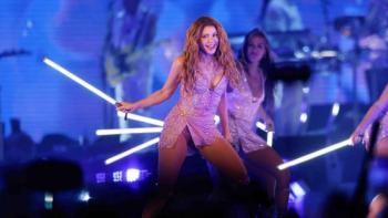 Shakira re&uacute;ne a 400 mil en el Z&oacute;calo de CDMX