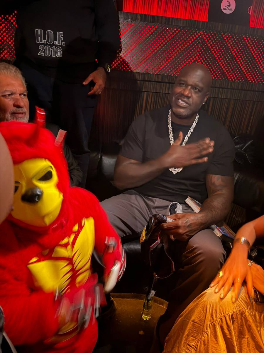 Shaquille O’Neal visitó el CMLL y convivió con Esfinge, Gran Guerrero y Kemalito.