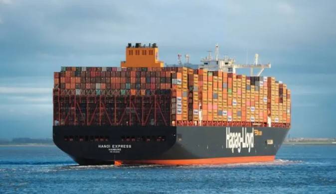 Navieras Maersk y Hapag-Lloyd suspenden operaciones hacia el Golfo P&eacute;rsico
