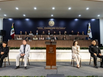 Gobernador Samuel Garc&iacute;a entrega Medalla al M&eacute;rito C&iacute;vico a cuatro salinenses destacados en 200 aniversario del municipio