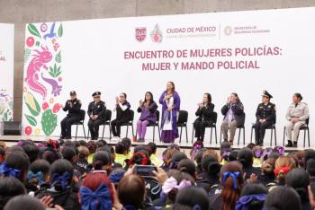 Clara Brugada reconoce a 20 mil uniformadas; anuncia Premio Anual de la Mujer Polic&iacute;a y mejoras en sus condiciones laborales