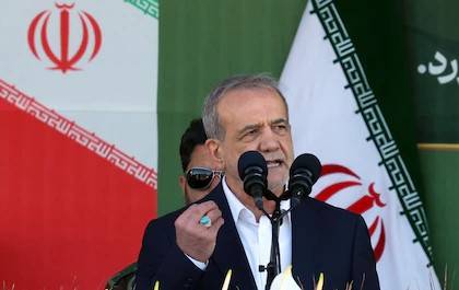 Presidente de Irán se disculpa con países vecinos y promete detener ataques; Trump advierte “duro golpe” militar