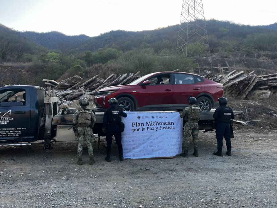 Marina asegura droga, armas y vehículos en operativo interinstitucional en Michoacán
