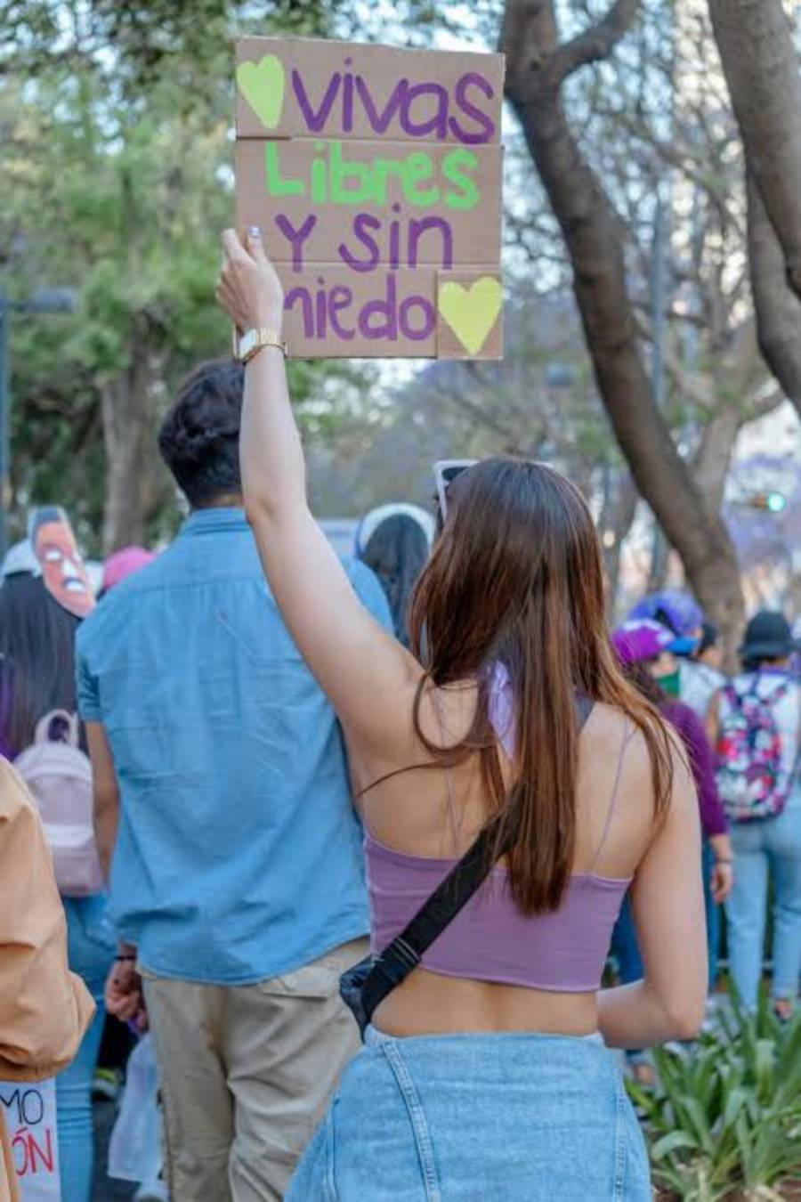 Voces femeninas dialogan sobre liderazgo y equidad en encuentro por el 8M