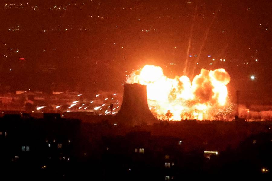 Estados Unidos e Israel bombardean instalación clave de los hutíes en Yemen