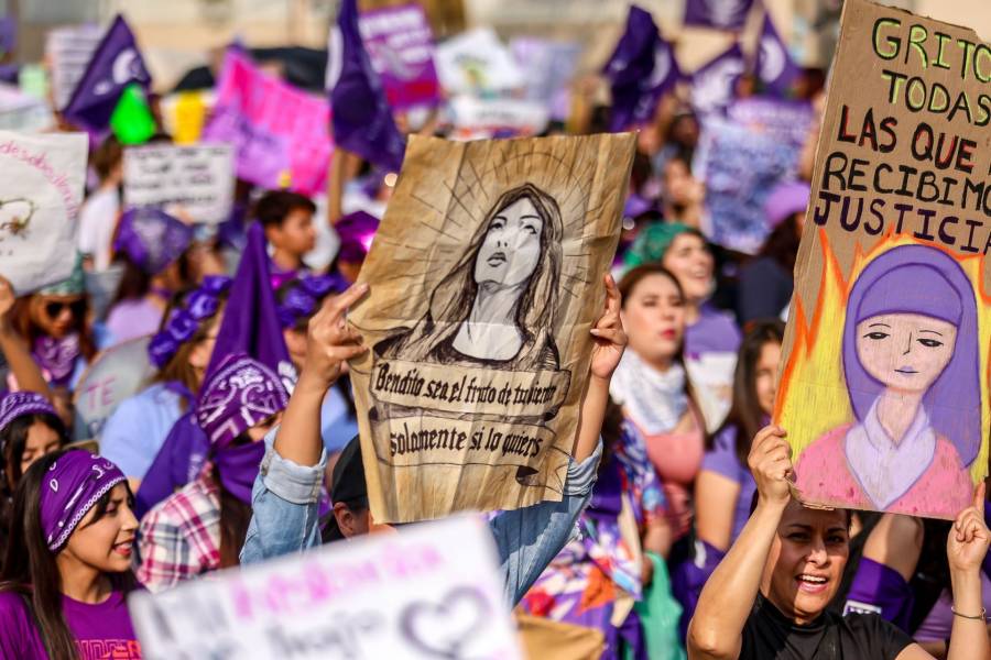 Miles de mujeres marchan en la CDMX durante el 8M para exigir justicia y seguridad