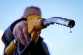 Petr&oacute;leo rebasa los 100 d&oacute;lares por barril en medio de tensiones internacionales