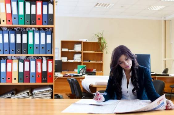 Empresas con 30% de mujeres directivas aumentan 15% su rentabilidad, revela estudio