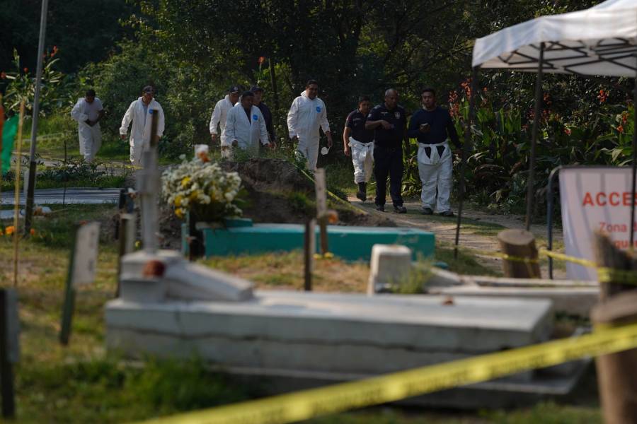 Restos de 25 personas hallados en el Panteón Civil de Dolores durante plan de recuperación en CDMX