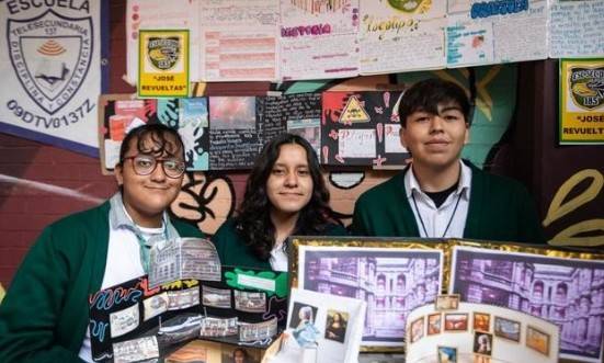 SEP celebra Centenario de Escuelas Secundarias y destaca Beca Rita Cetina para 5.6 millones de estudiantes