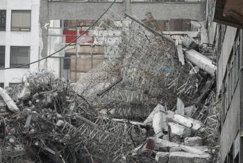 Localizan segundo cuerpo tras derrumbe de edificio en San Antonio Abad