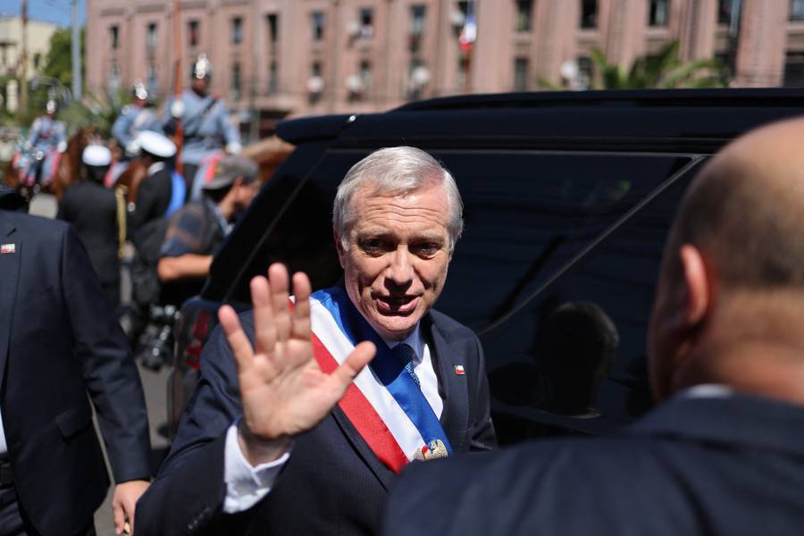 Kast asume la presidencia de Chile, que gira a la derecha más radical desde Pinochet