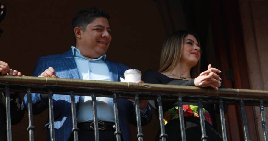 Ricardo Gallardo descarta nepotismo ante posible candidatura de su esposa