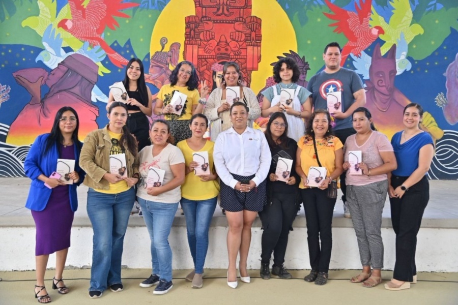 Presentan antología poética 'Mujeres Privadas de la Libertad' en la Universidad Intercultural de Colima