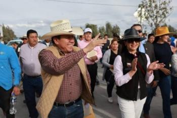 Gobernador David Monreal reporta 70% de avance en rehabilitaci&oacute;n de carreteras de Fresnillo