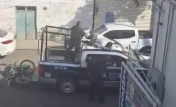 Presunto ladr&oacute;n se fug&oacute; de patrulla en San Juan del R&iacute;o, pero fue recapturado y entregado a la Fiscal&iacute;a