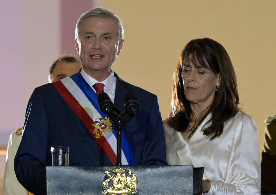 Kast ordena levantar muros en la frontera de Chile con Bolivia para frenar migraci&oacute;n irregular