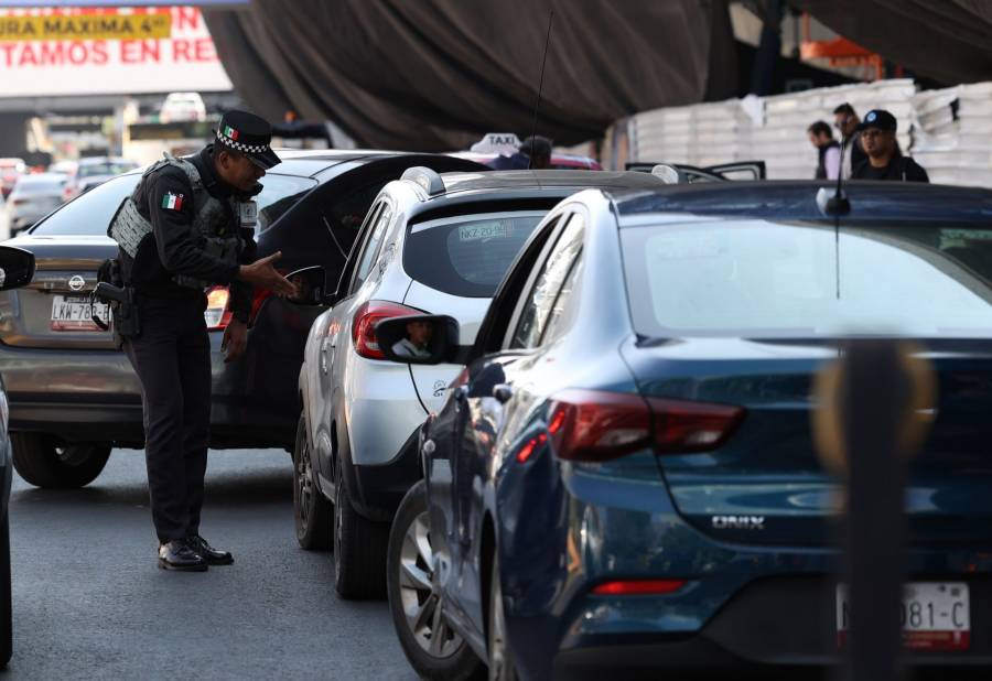Guardia Nacional refuerza restricciones contra taxis de aplicación en AICM