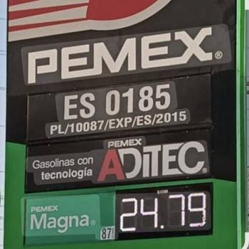 Gasolina es m&aacute;s barata en t&eacute;rminos reales tras acuerdo con gasolineros: Sheinbaum