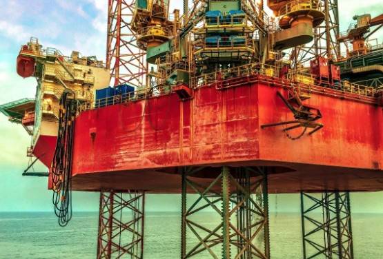 El barril de petr&oacute;leo supera los 100 d&oacute;lares tras casi dos semanas del bloqueo de Ormuz