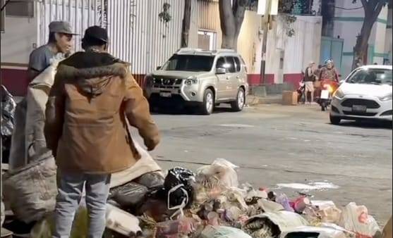 Alcaldesa Alessandra Rojo se infiltra en tiradero clandestino y exhibe a vecinos tirando basura en Cuauhtémoc