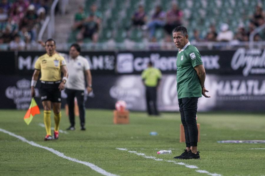 Ambriz deja el banquillo del Le&oacute;n tras dura derrota ante Xolos