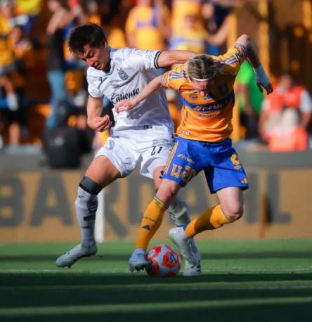 Gallos sorprendi&oacute; en el volc&aacute;n, pero Tigres resisti&oacute; el cero