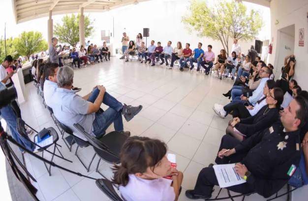 Guerrero Tr&aacute;pala escucha peticiones de vecinos del fraccionamiento La Vida