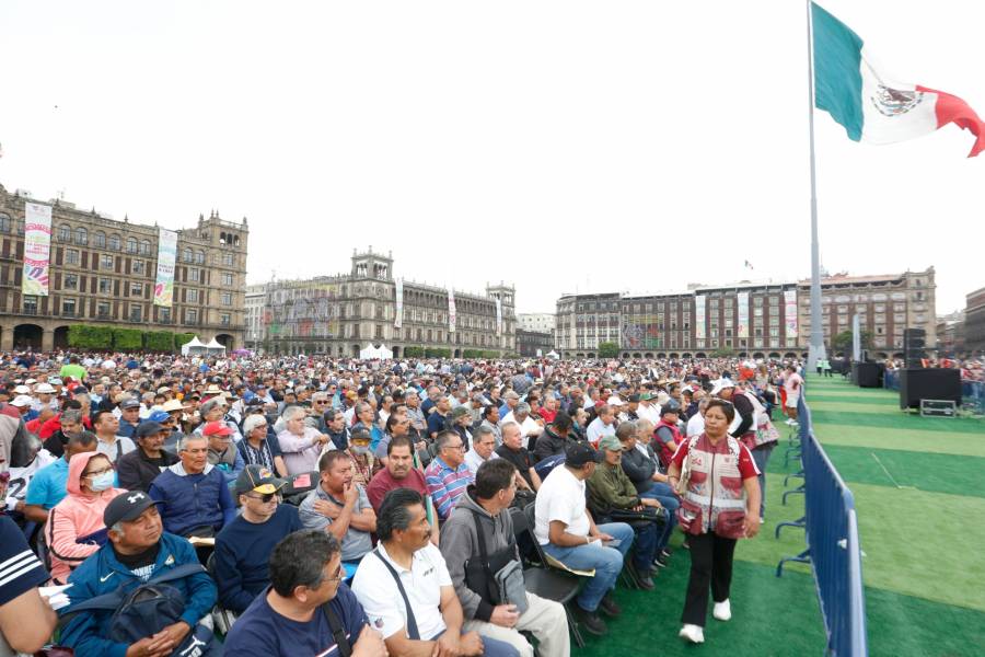 Entrega Clara Brugada apoyos a 20 mil hombres de 60 a 64 años de edad, la meta en 2026 es cubrir 154 mil apoyos