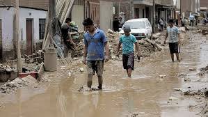 Dejan 92 muertos y 23 mil damnificados lluvias en Perú