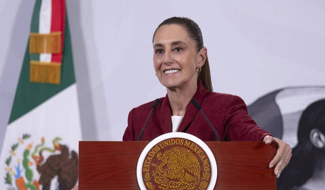 Contratación de más de 14 mil médicas y médicos especialistas este año es histórica; “fortalece los tres sistemas de salud”: Presidenta