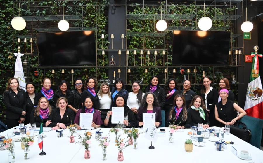 SEMUJERES firma convenio de colaboración con la Asociación Mexicana de Mujeres jefas de empresa de la Ciudad de México