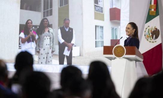 Sheinbaum entrega 106 viviendas en Nayarit y Quintana Roo y reporta 945 entregas en 2026
