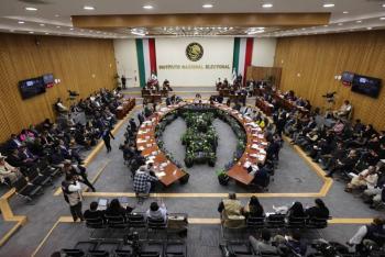 INE rechaza recortes y justifica salarios de consejeros ante presiones de austeridad