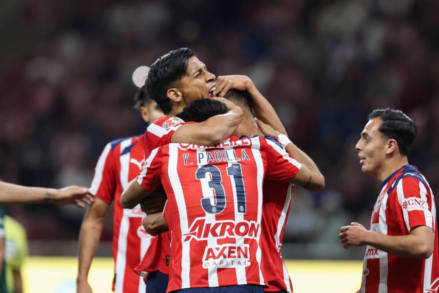 Chivas aplasta a León y se adueña del liderato del Clausura 2026