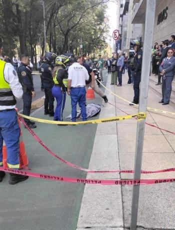 Mujer fallece tras caer de la Torre Reforma Latino en Paseo de la Reforma