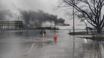 FGR abre investigaci&oacute;n por incendio en refiner&iacute;a Olmeca