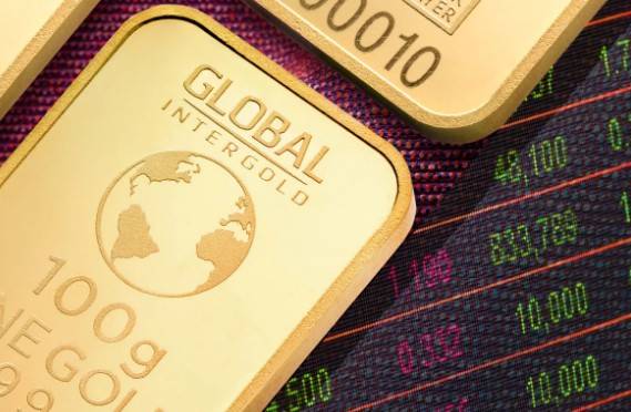 Cae el oro ante expectativa de fortalecimiento del d&oacute;lar previo a decisi&oacute;n de la Fed