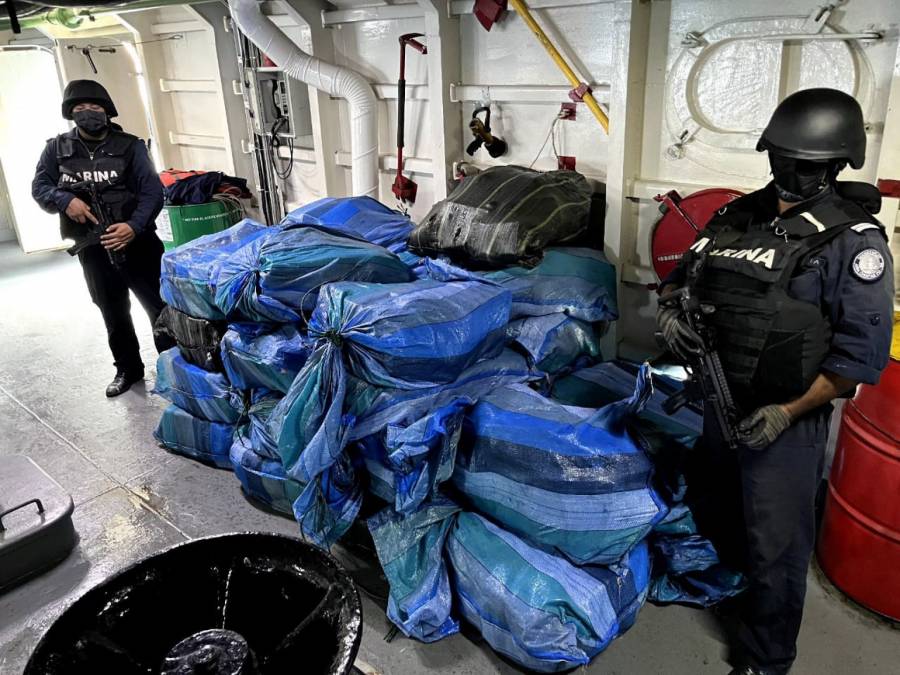 Aseguran m&aacute;s de 25 toneladas de curvina en operativo conjunto en Ensenada