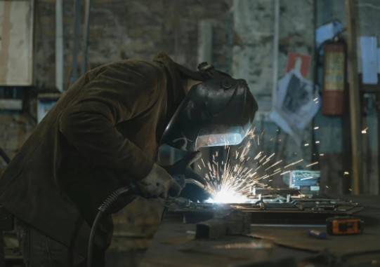 Producci&oacute;n manufacturera en M&eacute;xico cae 1.8% en enero de 2026