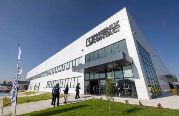 Phoenix Contact inaugura planta en El Marqu&eacute;s; genera 700 empleos
