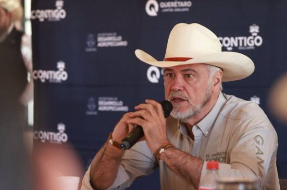 Autoridades coordinan estrategia contra el gusano barrenador del ganado en Quer&eacute;taro