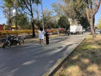 Mujer muere y hombre resulta herido tras accidente en motocicleta en Coyoac&aacute;n