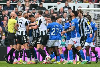 Suspenden derbi entre Newcastle y Sunderland por racismo en las gradas