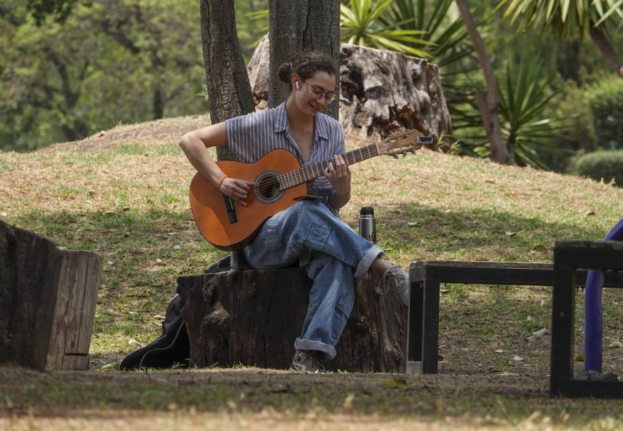 Villa de Pozos ofrece curso gratuito de guitarra y bajo para j&oacute;venes