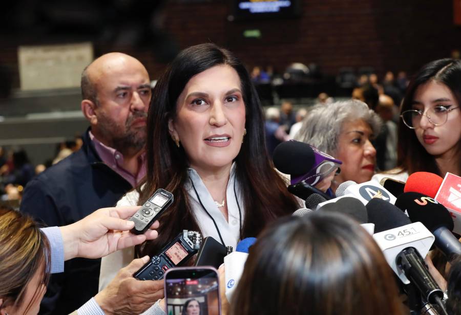 Kenia L&oacute;pez Rabad&aacute;n celebra que gobierno retome pol&iacute;ticas p&uacute;blicas panistas