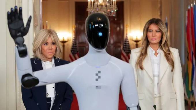 Robot humanoide “Figure 3” sorprende en la Casa Blanca junto a Melania Trump