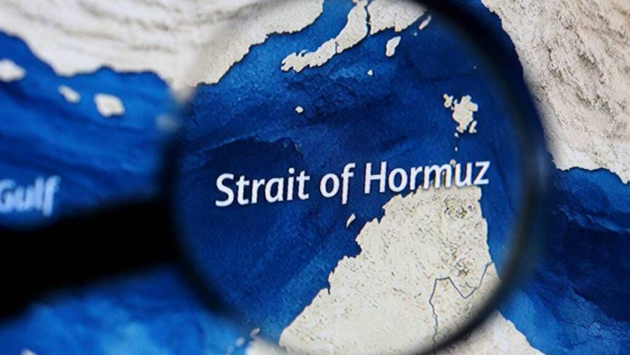Estrecho  de Ormuz está 